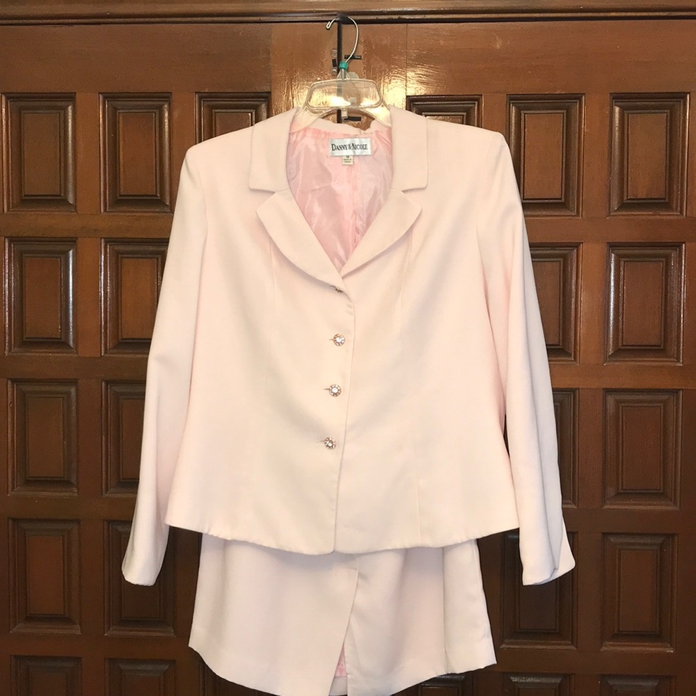 REDUCED! NWOT Fully Lined Suit